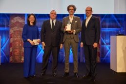 0016-0977-Portfolio-institutionell-Awards-11.03.2026