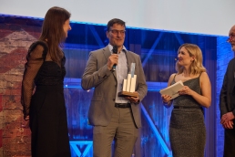 0049-2127-Portfolio-institutionell-Awards-11.03.2026